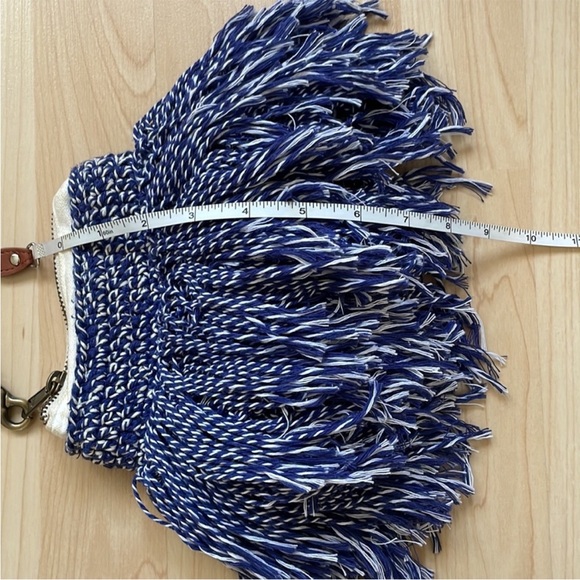 Elliot Mann blue white wristlet purse
